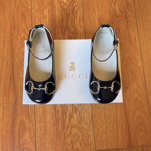 Baby GUCCI Mary Jane shoes.